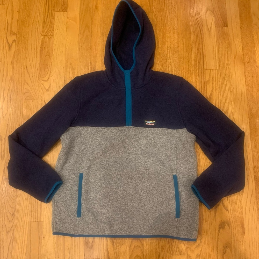 L.L. Bean hooded pullover size large